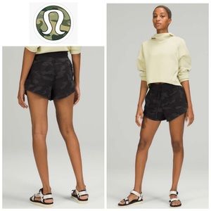 Lululemon Sz 2 Inner Glow Short 3" *Terry Heritage 365 Camo Deep Coal Multi